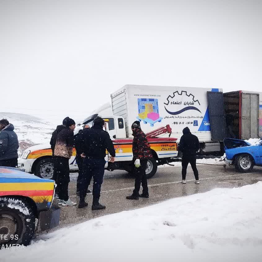 امدادرسانی در محور آوج آبگرم به تاکستان