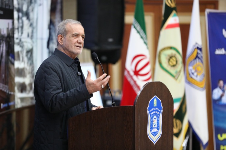 بازدید رئیس جمهور از مرکز اطلاعات و کنترل هوشمند ترافیک پلیس راهور با حضور نمایندگان امدادخودرو کانون جهانگردی و اتومبیلرانی